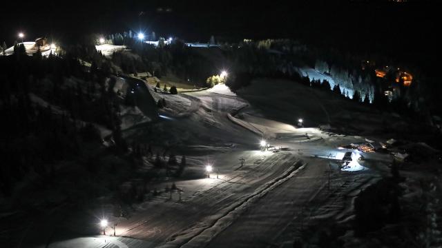 Piste de ski nocturne au Collet sur le Massif de Belledonne