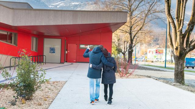 Couple à la piscine de Pontcharra